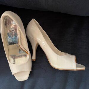 Size 4 Open Toe white 3.5 inch pumps